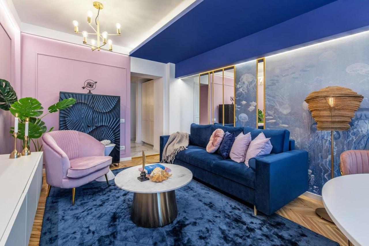 Apartament Holt - Leagues And Words Under The Sea